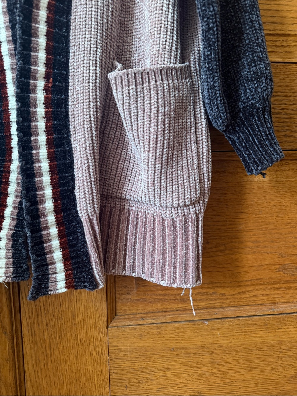 Cozy Open-Front Women's Cardigan Sweater in Mauve with Colorblock Sleeves - Picture 2 of 6